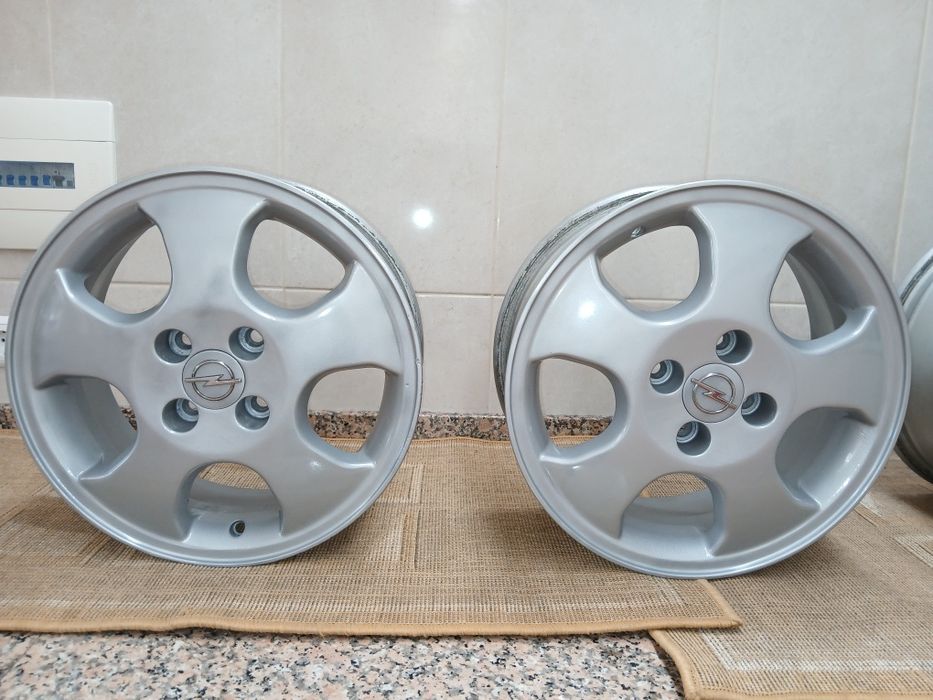 Jantes 6j×15h2 et 49