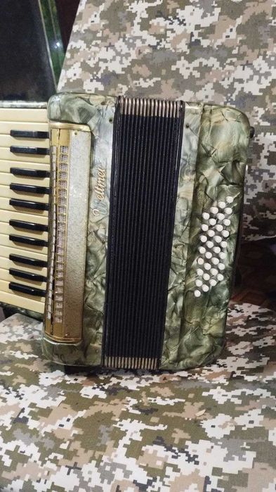 Продам аккордеон Weltmeister