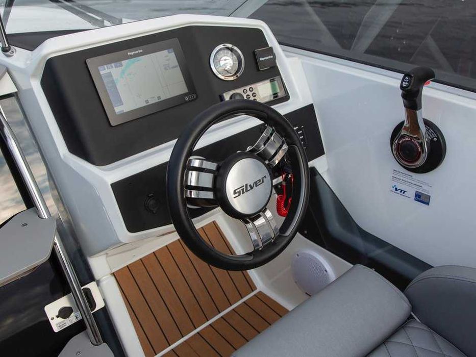 Silver Tiger DC > Łódź motorowa motorówka kabinowa