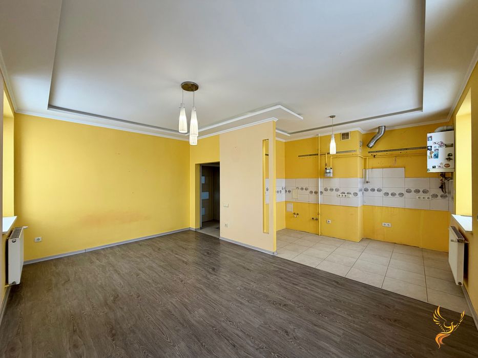 Продається простора 2-х кімнатна квартира з ремонтом