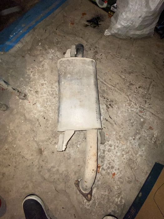 Продам глушитель Вольво v40