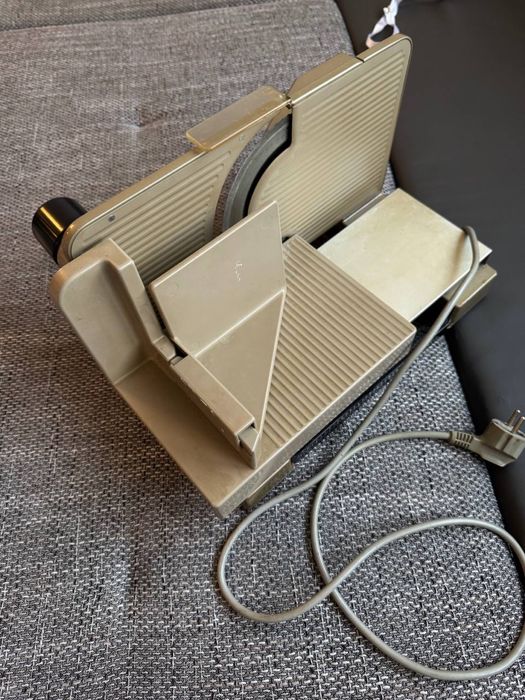 Слайсер/різак кухонний