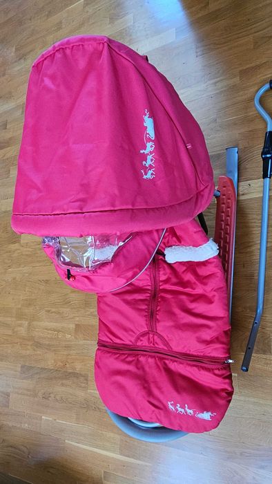 Sanki Piccolino, budka, spiwór