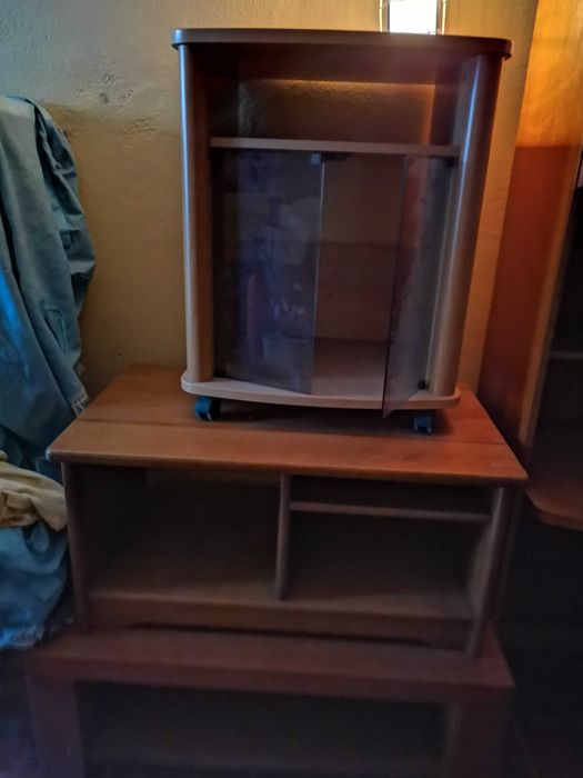 Conjunto de móveis em cerejeira