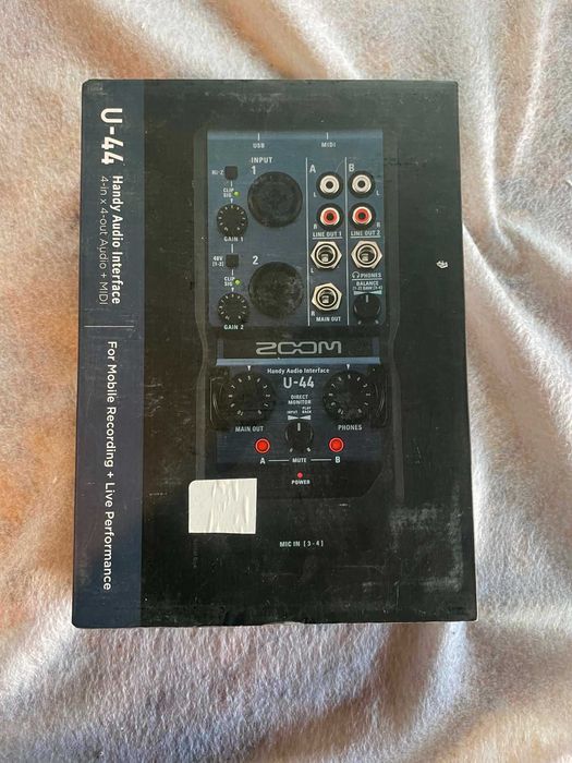 Zoom U-44 interfejs audio USB/MIDI 4x4 + pudełko + kabel