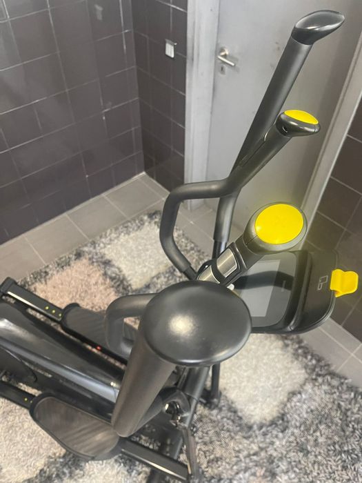 Bicicleta de elíptica como nova