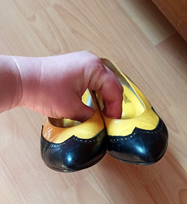 Czółenka skóra czarno-żółte