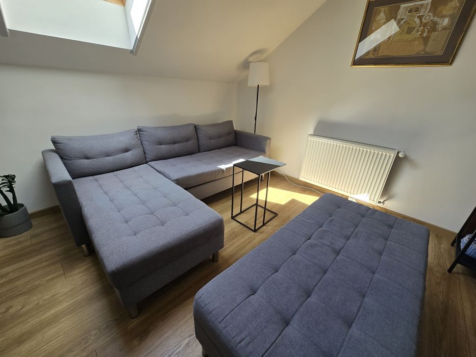 Narożnik rogówka Divo z pufą, pojemnikiem i funkcją spania