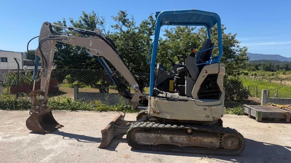 Mini giratoria - escavadora Bobcat E27Z