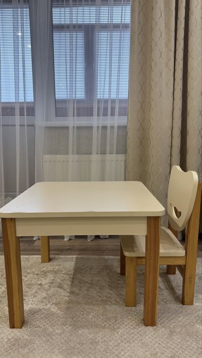 Продам дитячий стіл і стілець