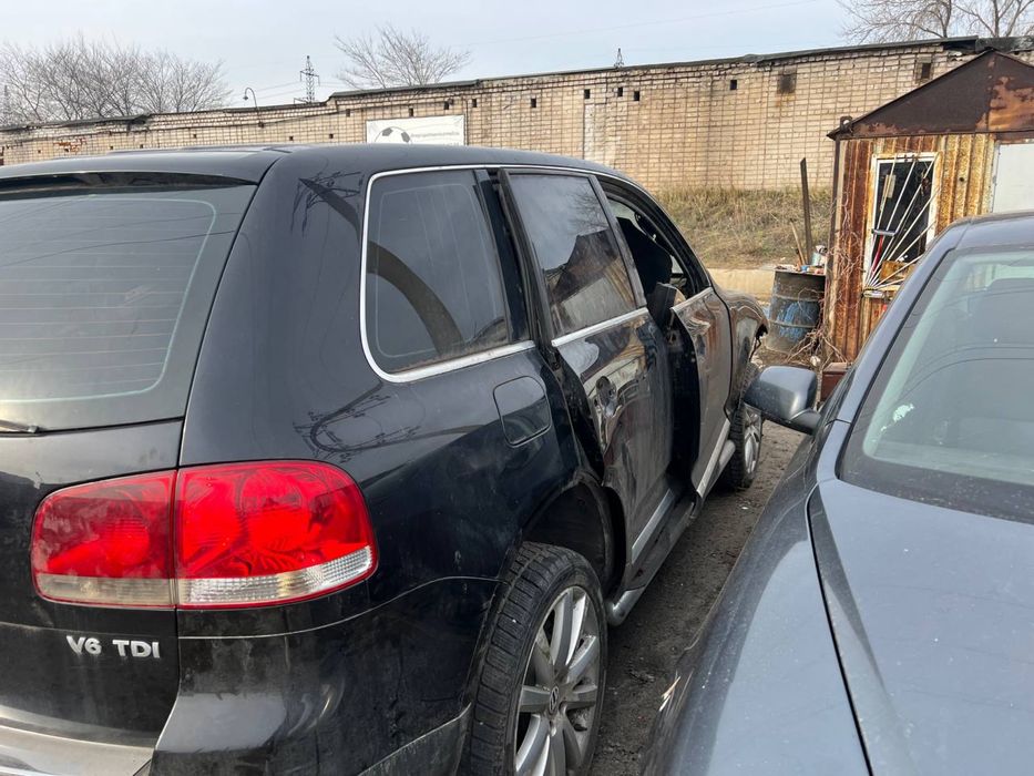 Двері Volkswagen Touareg 2006
