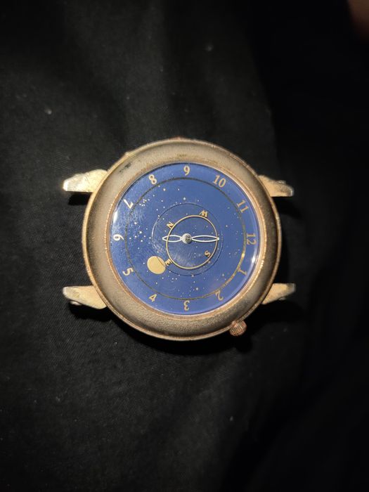 Часы на запчасти