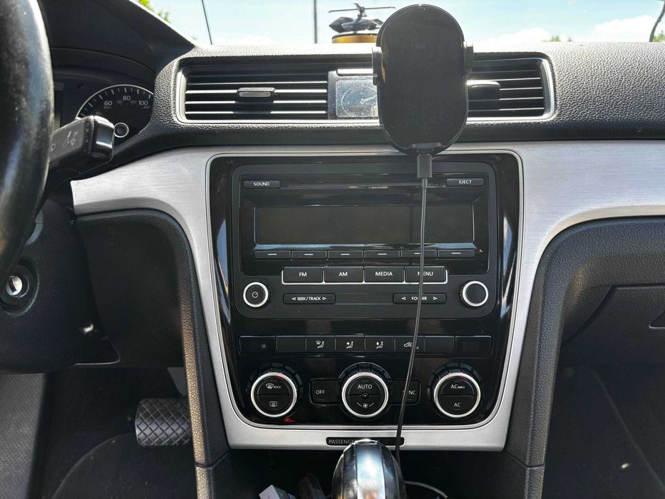 Продаю Volkswagen Passat B7 2011р 2,5л Автомат пишіть на Вабер або дзвоніть