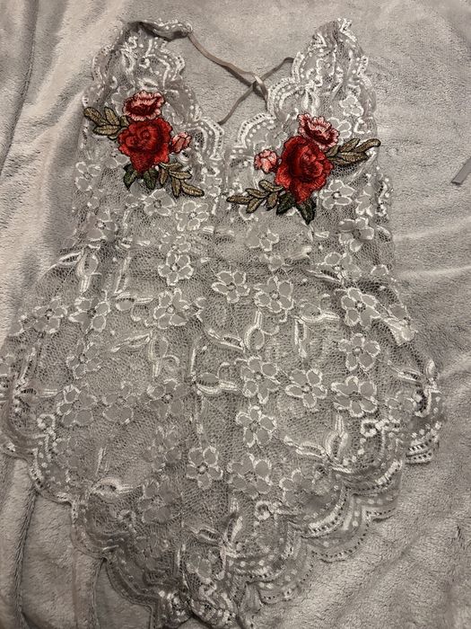 Koronkowe body roze szare