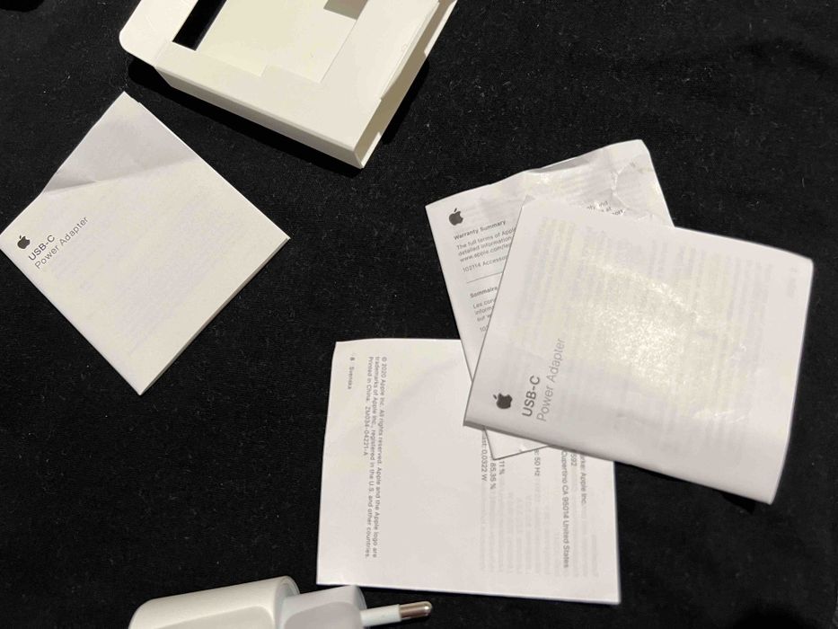 Apple USB-C мощностью 20 Вт. ЕОМ