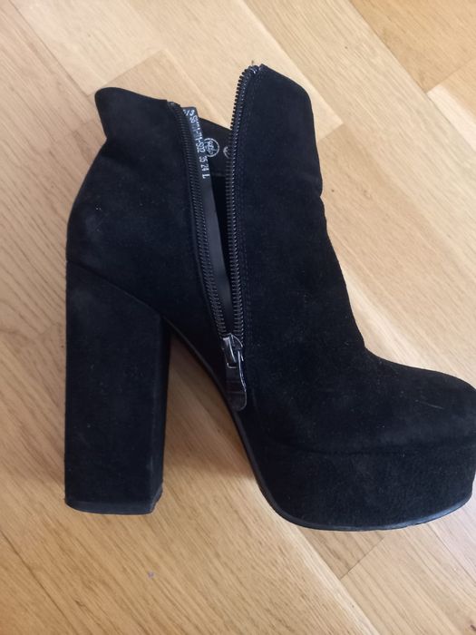 Демисезонні замшові ботильйони