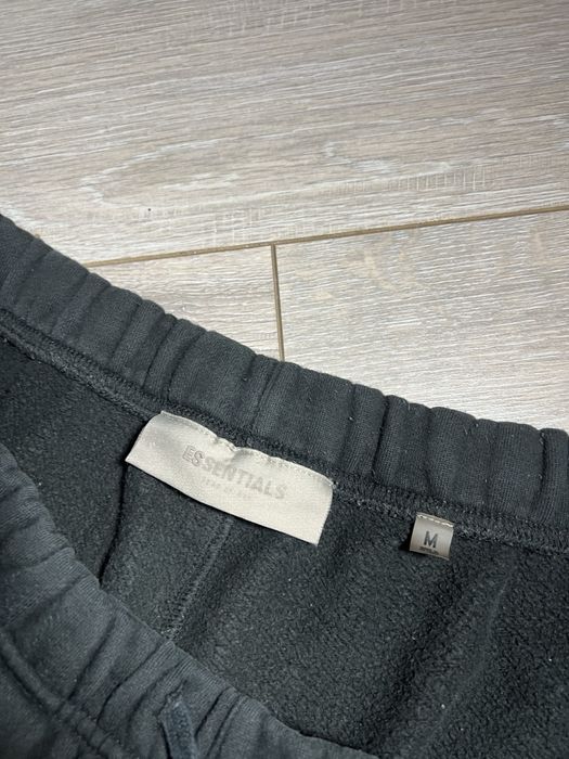 шорти легит Essentials