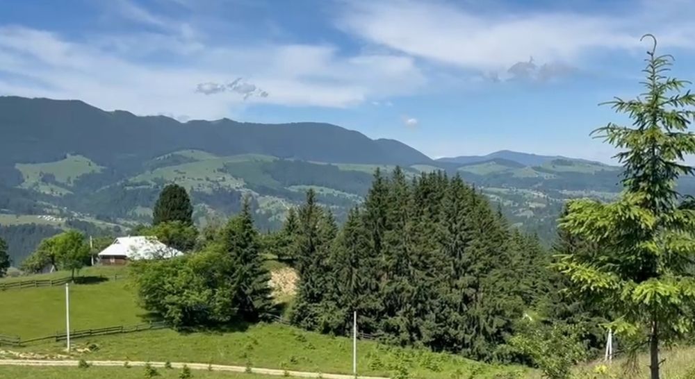 Продаж видової ділянки, поруч комунікації та гарний заїзд