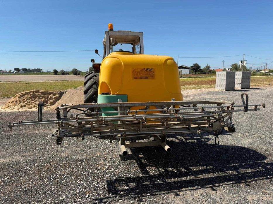 Pulverizador / Máquina de Cura Tomix 800L - Barras 12m