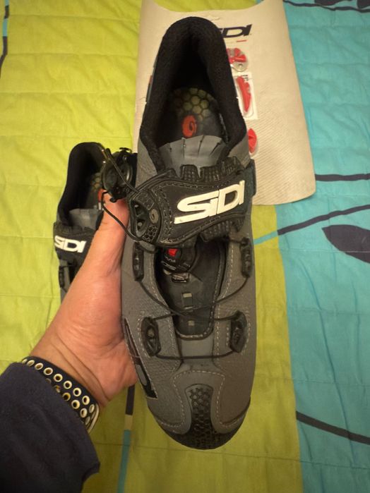 Sapatos BTT Sidi Drako 2 SRS com sola em carbono (modelo topo de gama)