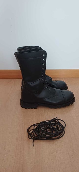 Botas estilo Militar (Novas)