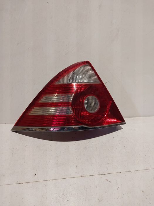 Lewa tylna lampa lewy tył ford mondeo mk3 lift 3 mkIII hatchback HB