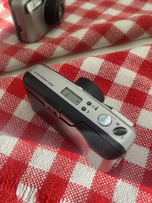 Olympus Superzoom 800s Плівкова камера