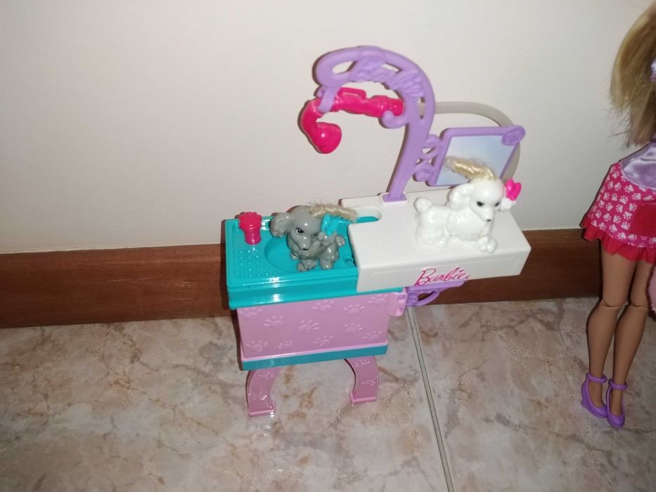 Barbie cuidadora de cachorros + acessórios