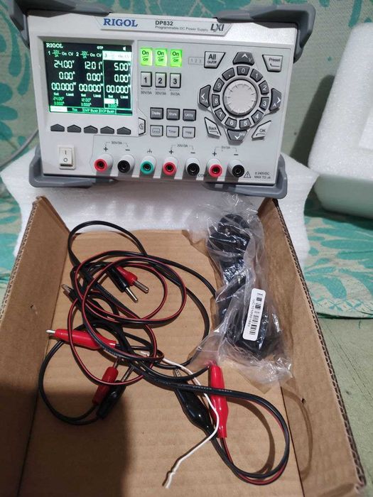 Блок питания Rigol DP832