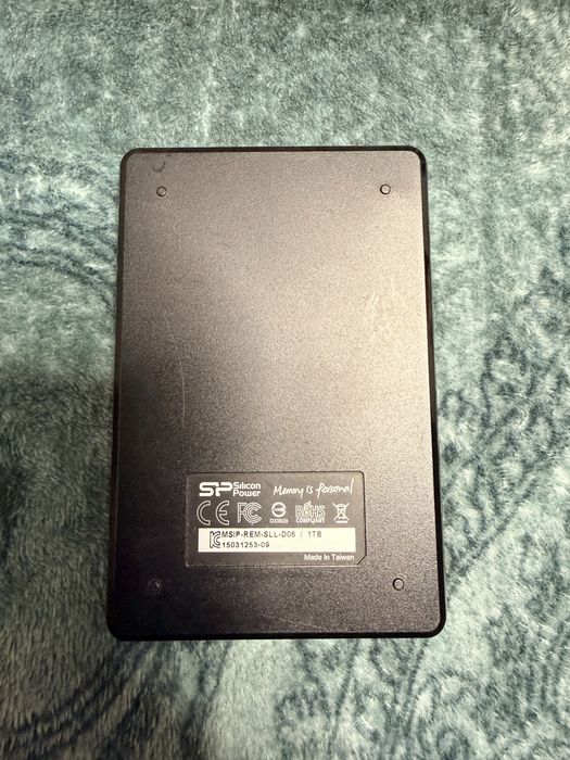 Зовнішній диск 1 тб