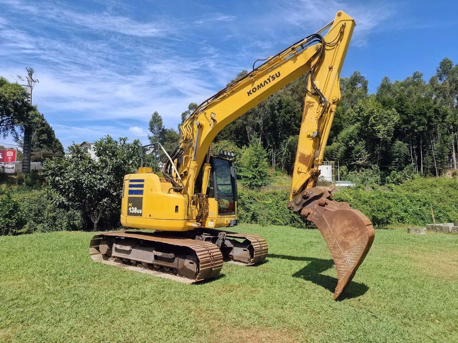 Escavadora Komatsu PC 138US