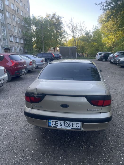 Продаю рено меган