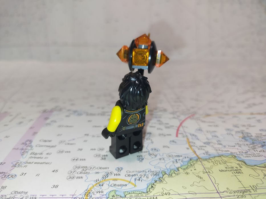 Njo575 mini figurka cole legacy, rebooted MANTER torso