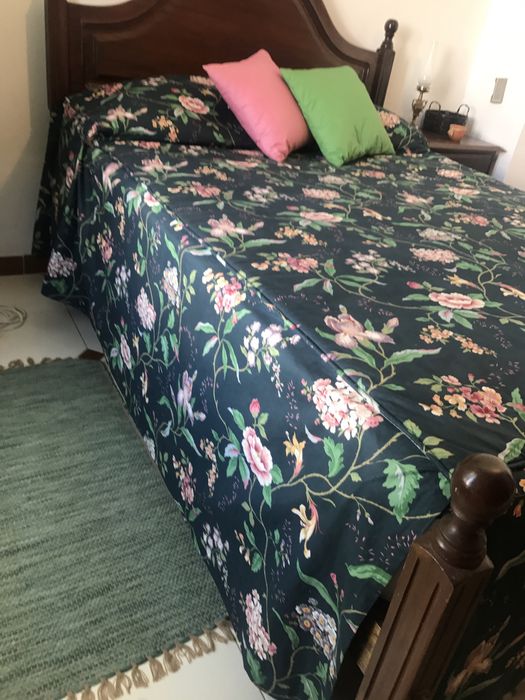 Colcha -edredão de casal, em tecifo acetinado ( chintz)