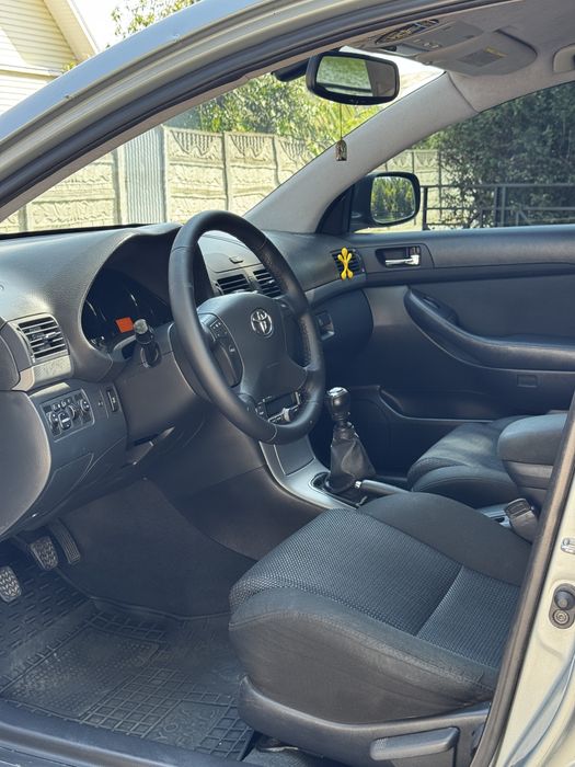 Toyota Avensis T25