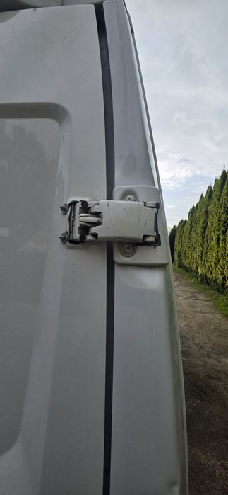 Drzwi tylne prawe  iveco Daily  VI .2016 rok