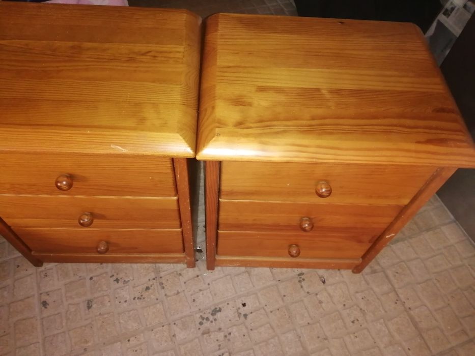 Cama de casal e espelho