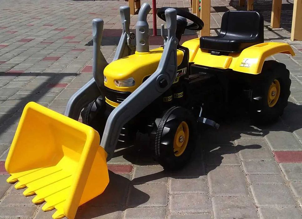 Дитячий трактор на педалях,детский трактор на педалях,купити трактор