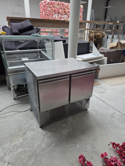 Stół chłodniczy / chłodziarka Dora Metal dwu drzwiowa.