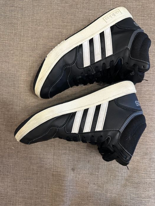 Продам кросівки Adidas HOOPS для хлопчика