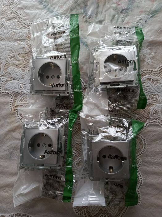 Електричні розетки  нові