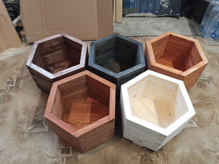 Donica sześciokątna drewniana skrzynka na kwiaty