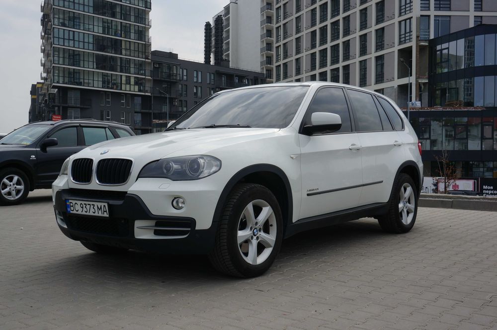 BMW X5 E70 3.0si AT