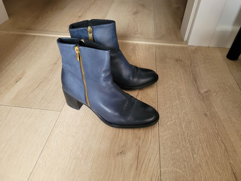 Botki Gino Rossi w rozmiarze 36 2× założone