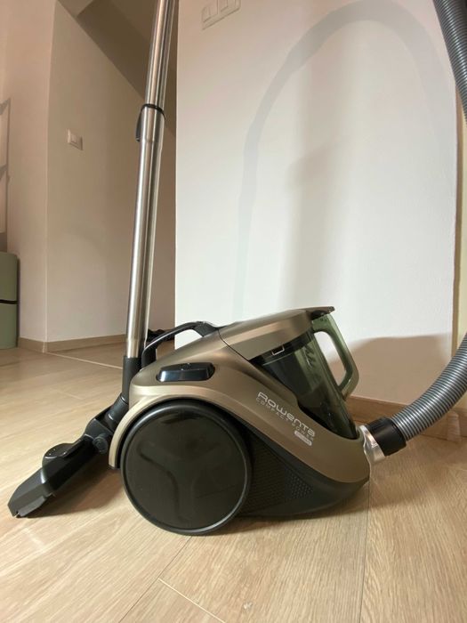 Rowenta RO3786EA Compact Power Cyclonic