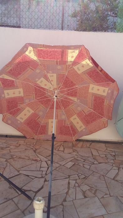 3 Guarda-sóis Médios