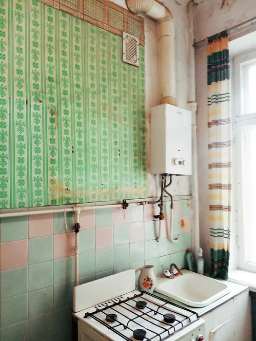 3 К сталінка від власника, тихе місце ,є газ.