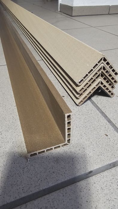 Kątownik kompozytowy 50x50x8 4m PRODECK kolor orzech