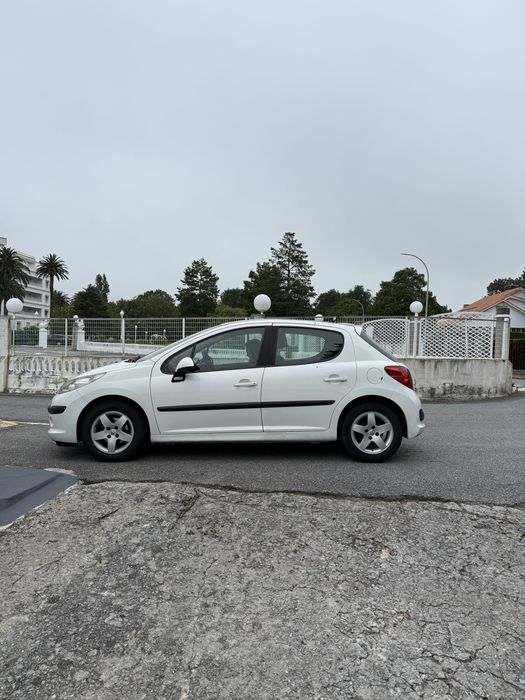 Peugeot 207 1.4 HDi | Económico | 2007 | 5 portas
