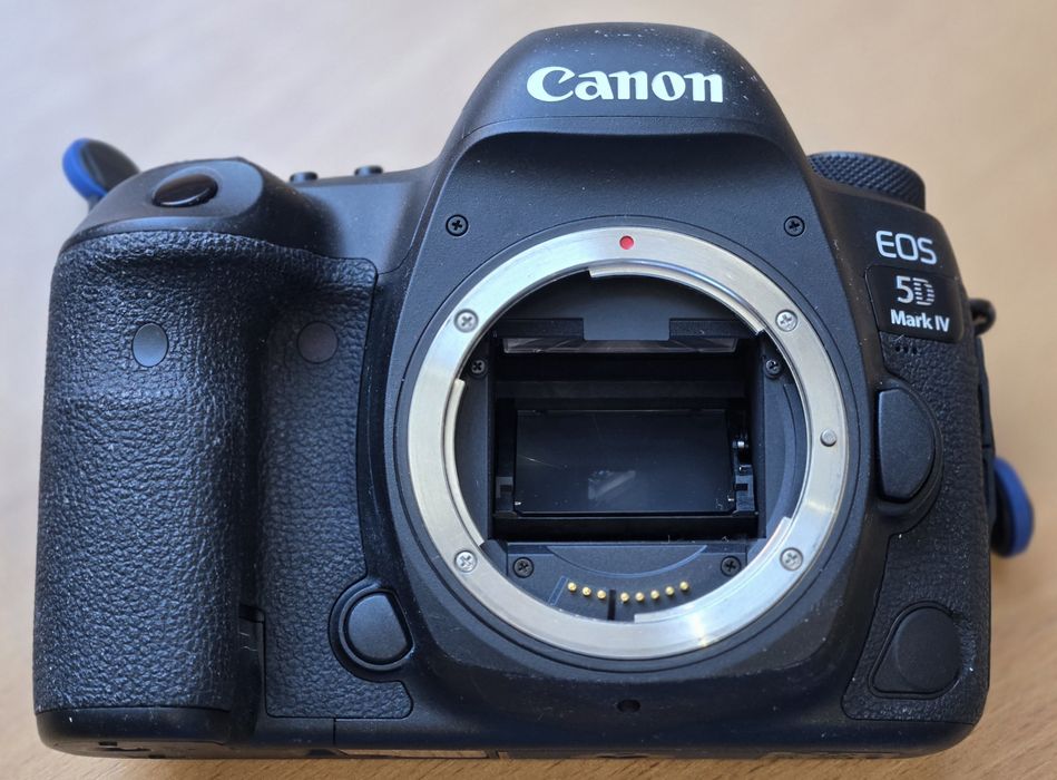 Canon 5D Mark IV body, przebieg 22943. Stan idealny.
